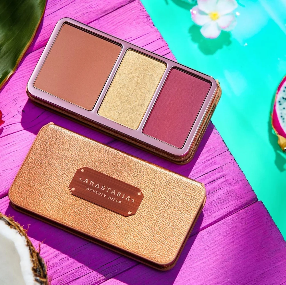 Anastasia Beverly Hills Tropical Getaway Contour, Blush & Highlight Palette